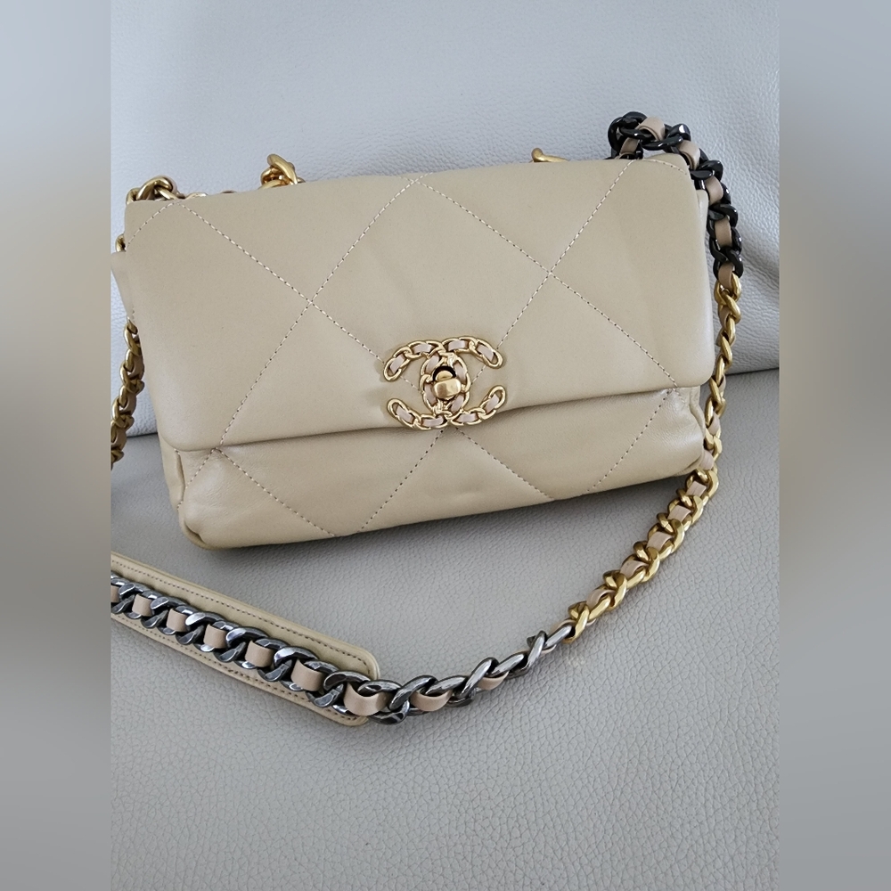 CHANEL Quilt Bag • Quilt Purse • CC QUILT